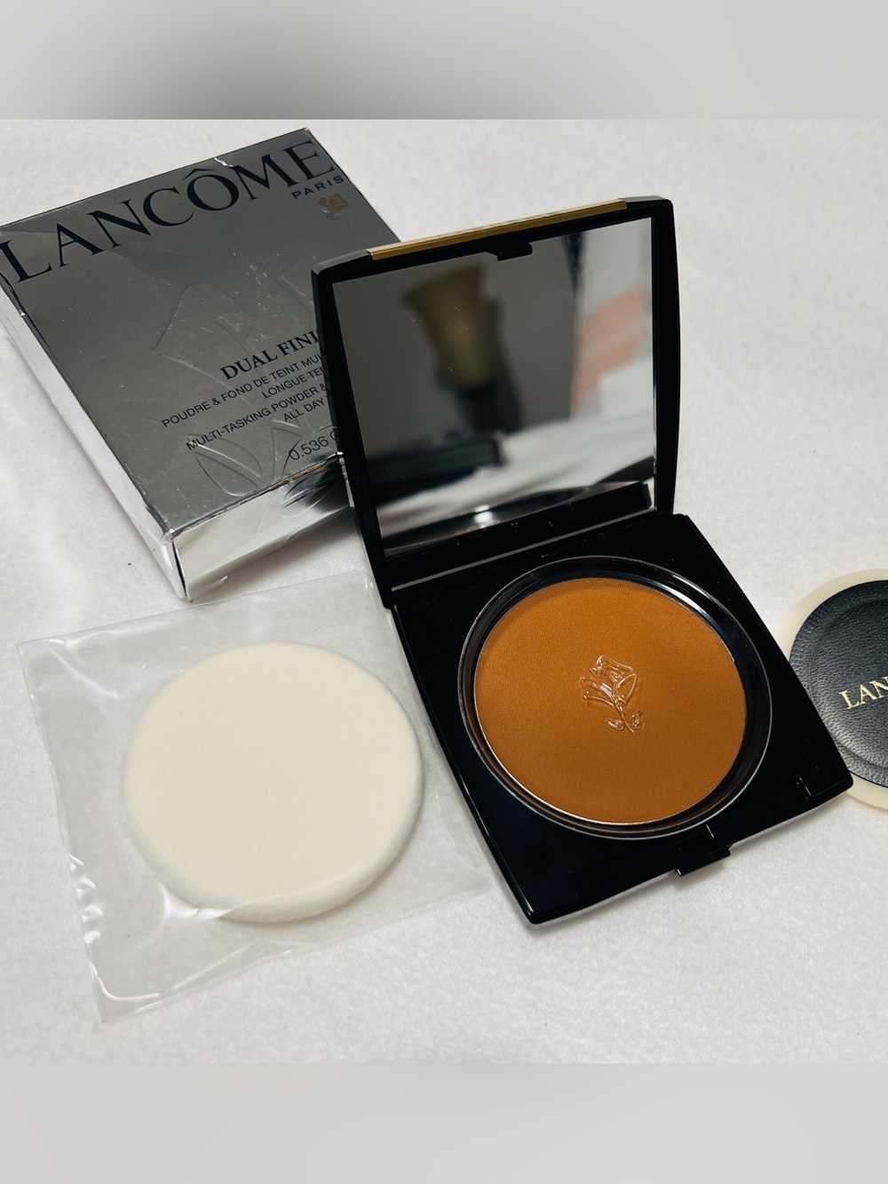 NWT Lancome Dual Finish Powder Foundation - Suede cool #550